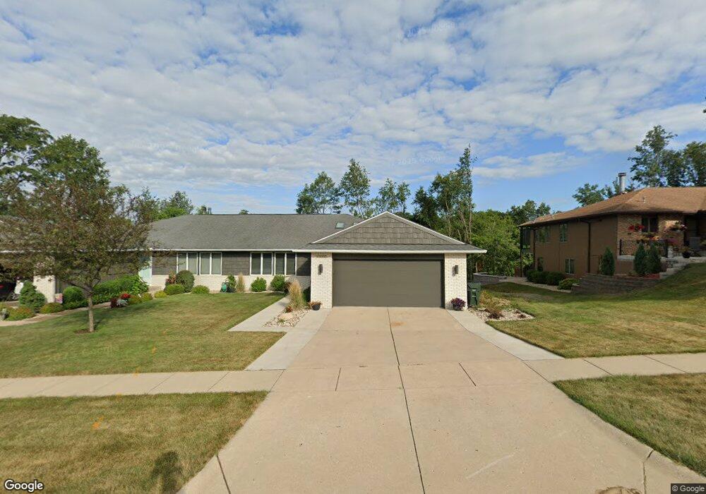 1527 Matterhorn Dr NE unit A, Cedar Rapids, IA 52402 - photo 1