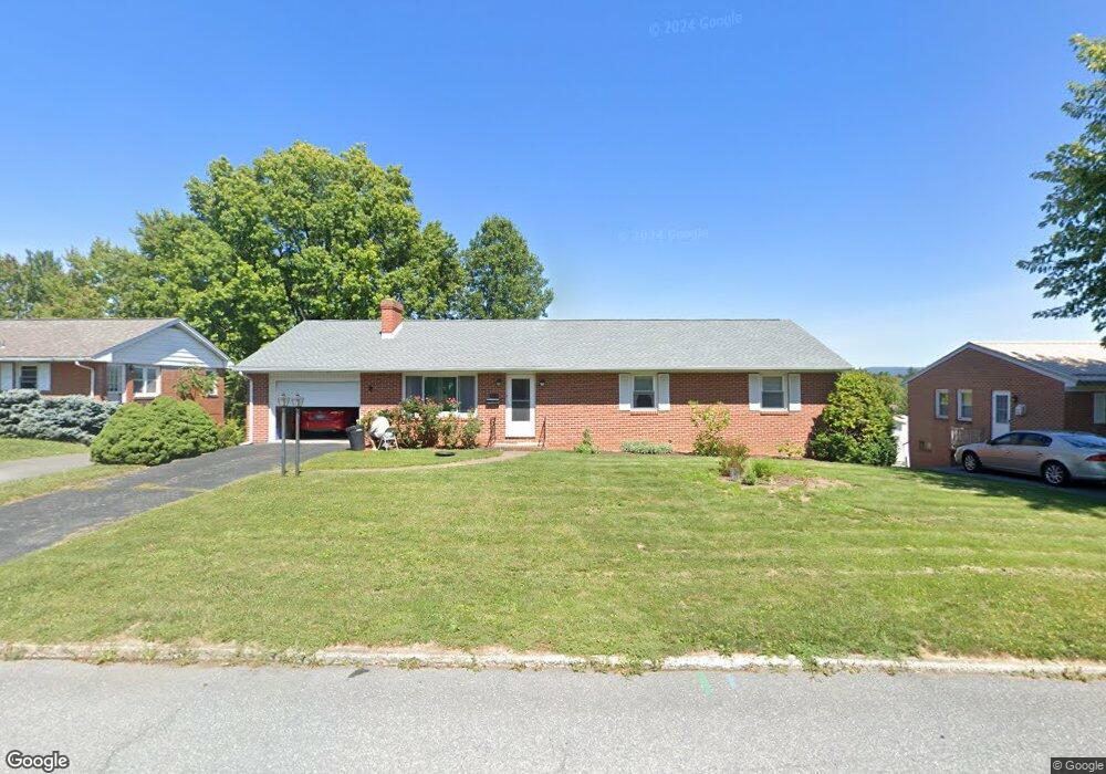 829 Fairview Ave unit 4, Waynesboro, PA 17268 - photo 1