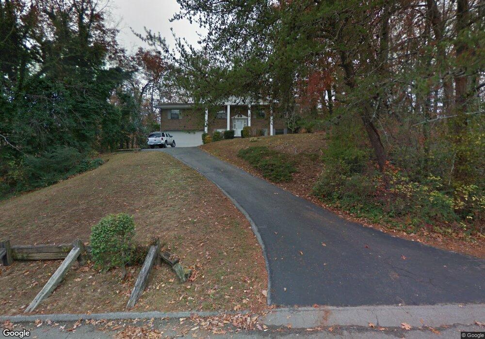 928 Sherry Cir, Hixson, TN 37343 - photo 1