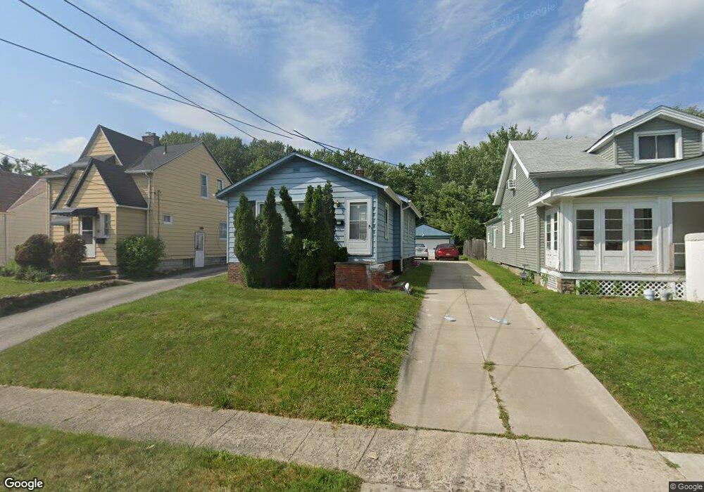 20181 Raymond 2 3ar, Maple Heights, OH - photo 1