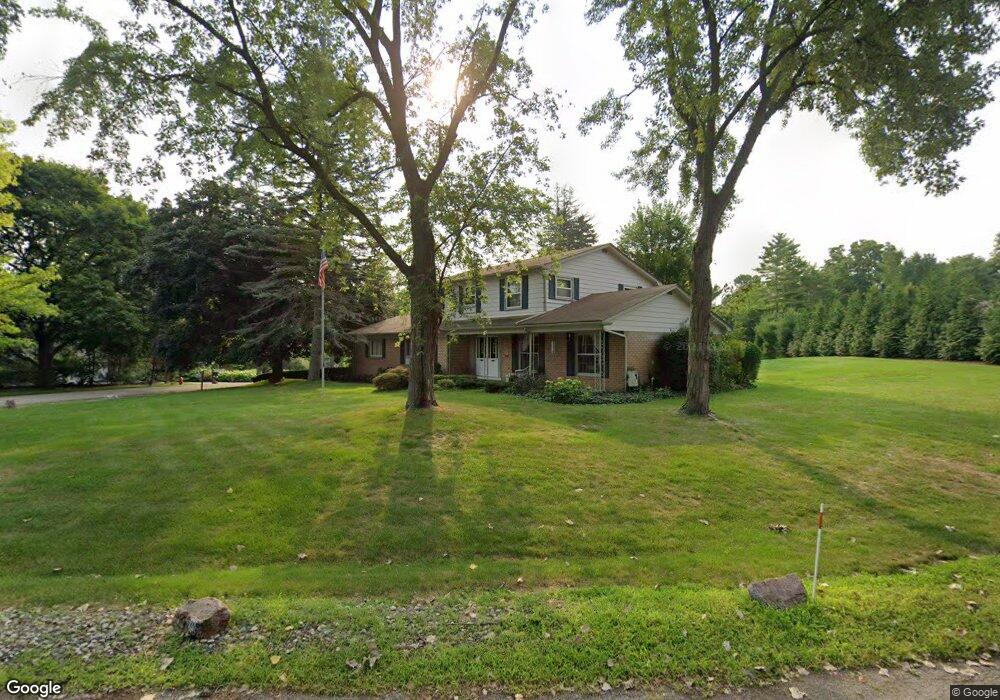 912 Robinhood Rd, Bloomfield Hills, MI 48304 - photo 1