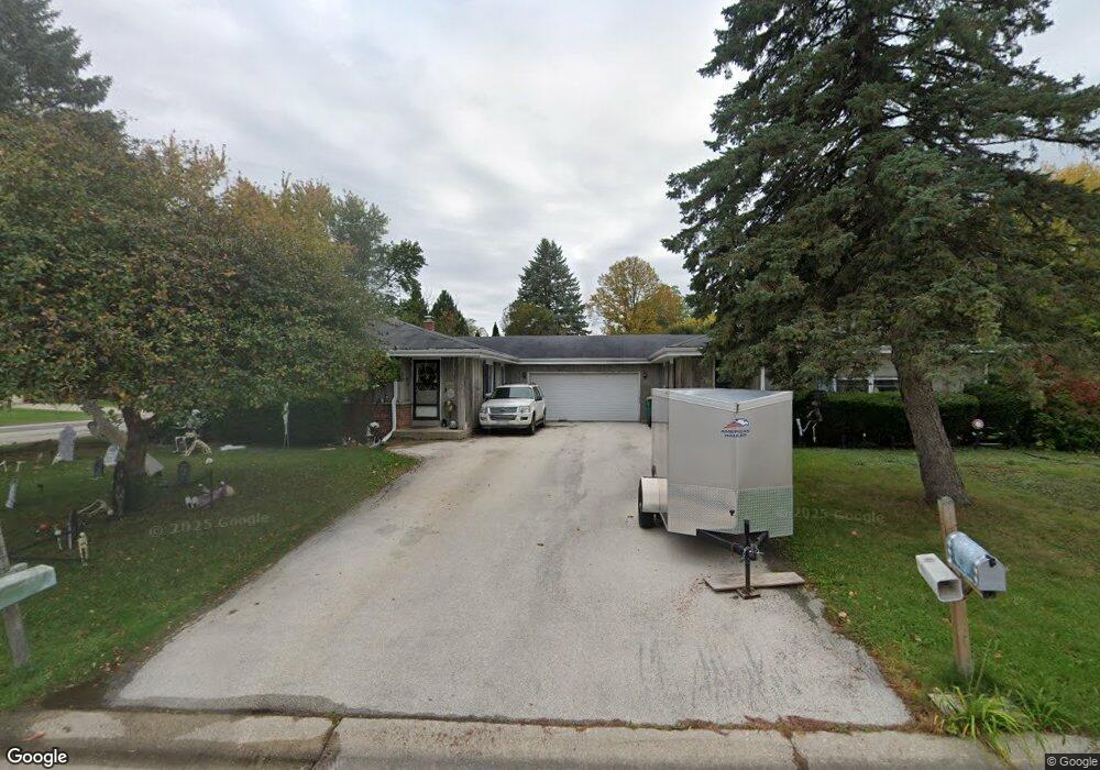 W158N10141 Shoshone Ct, Germantown, WI 53022 - photo 1