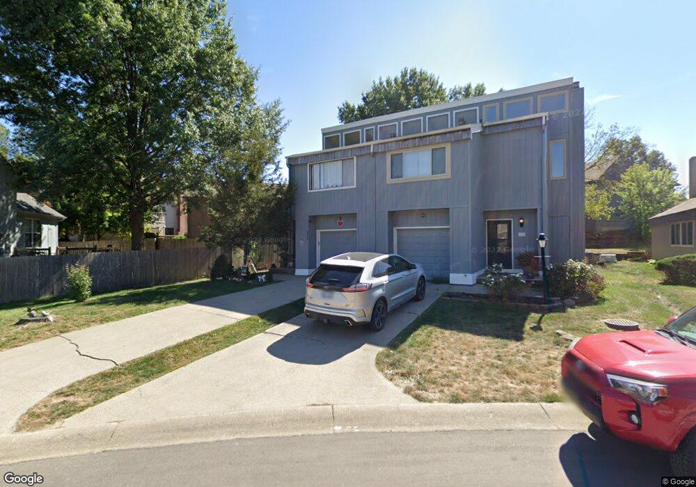 6642 Halsey St, Shawnee, KS 66216 - photo 1