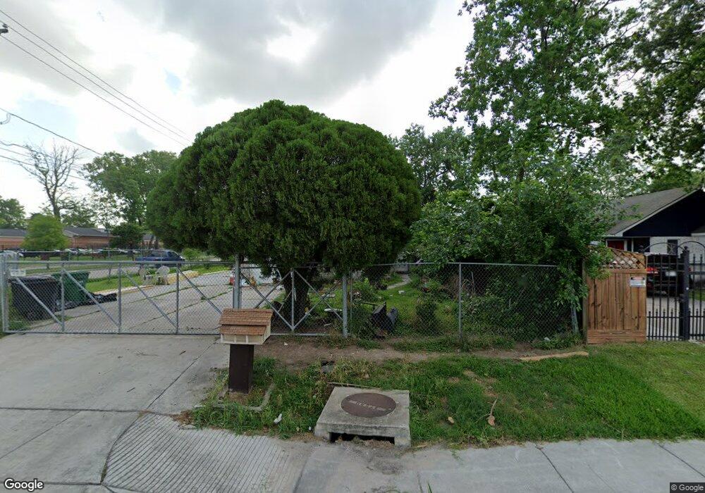 10122 Raymondville Rd, Houston, TX 77093 - photo 1