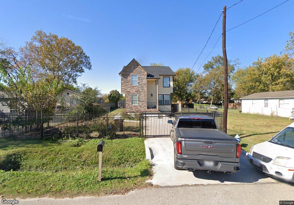 10627 Stafford Dr, Houston, TX 77093 - photo 1