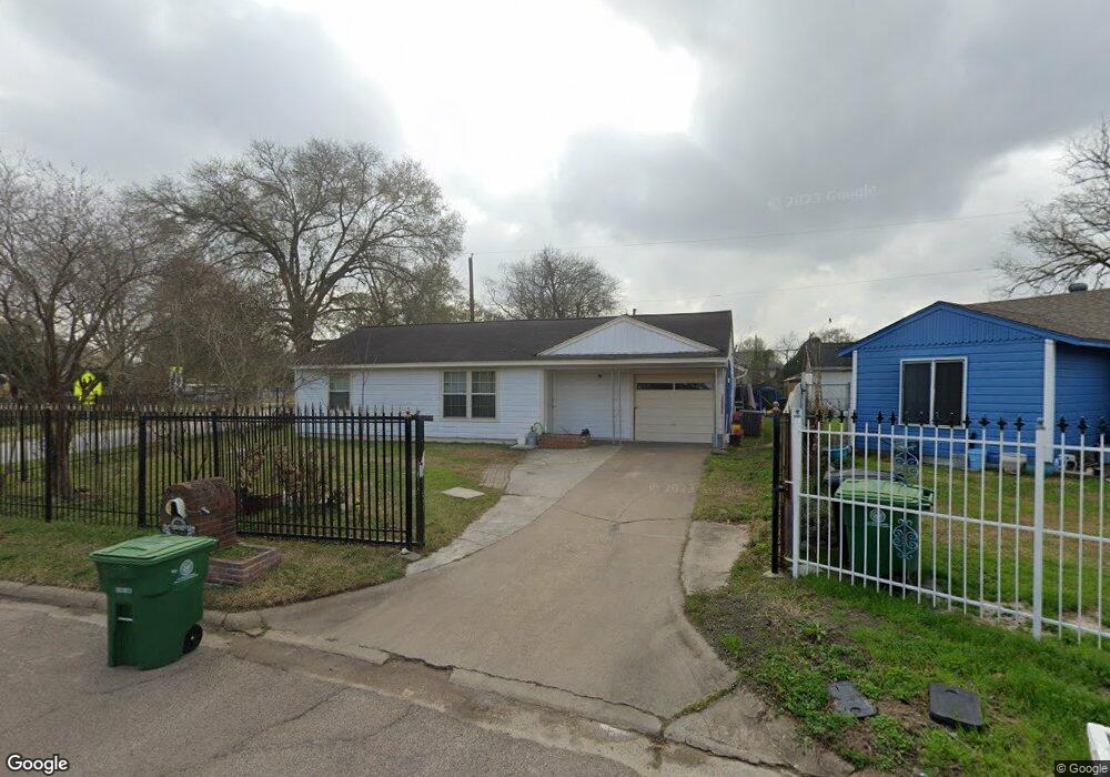 2920 Charter Oaks Dr, Houston, TX 77093 - photo 1