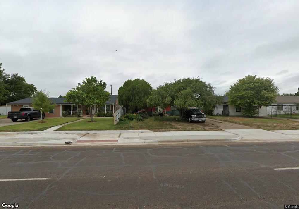 635 N Maddox Ave, Dumas, TX 79029 - photo 1