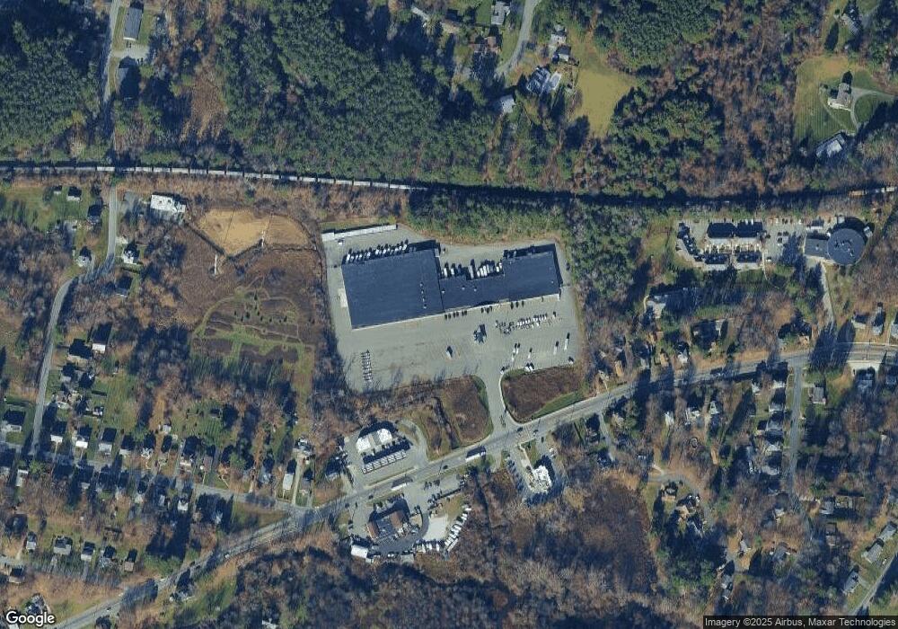 434 W Housatonic St, Pittsfield, MA 01201 - photo 1