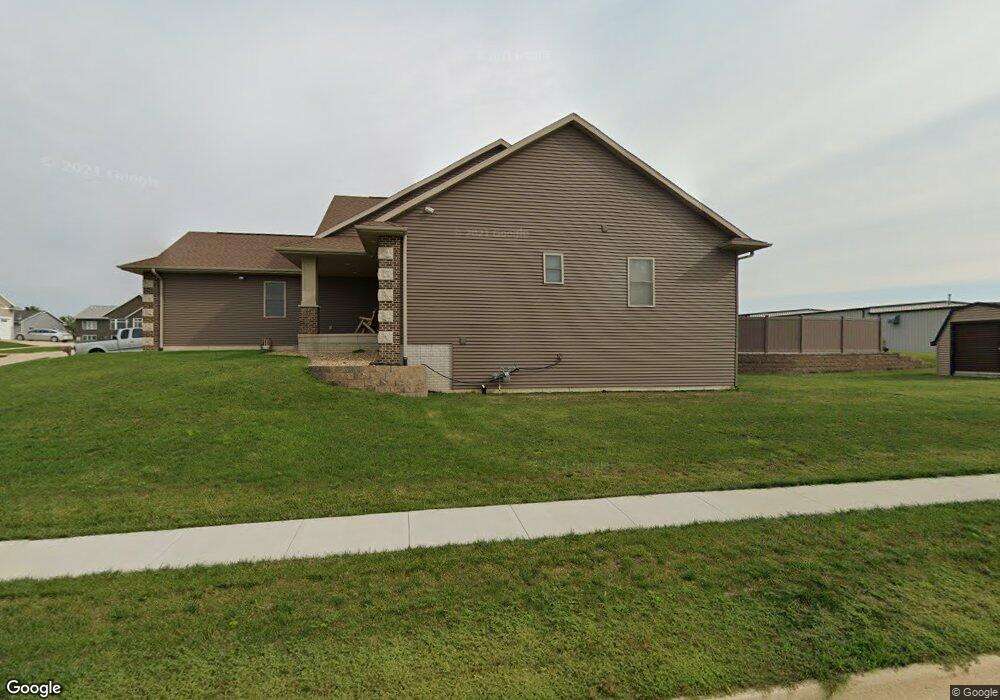 830 Main St S, Center Point, IA 52213 - photo 1
