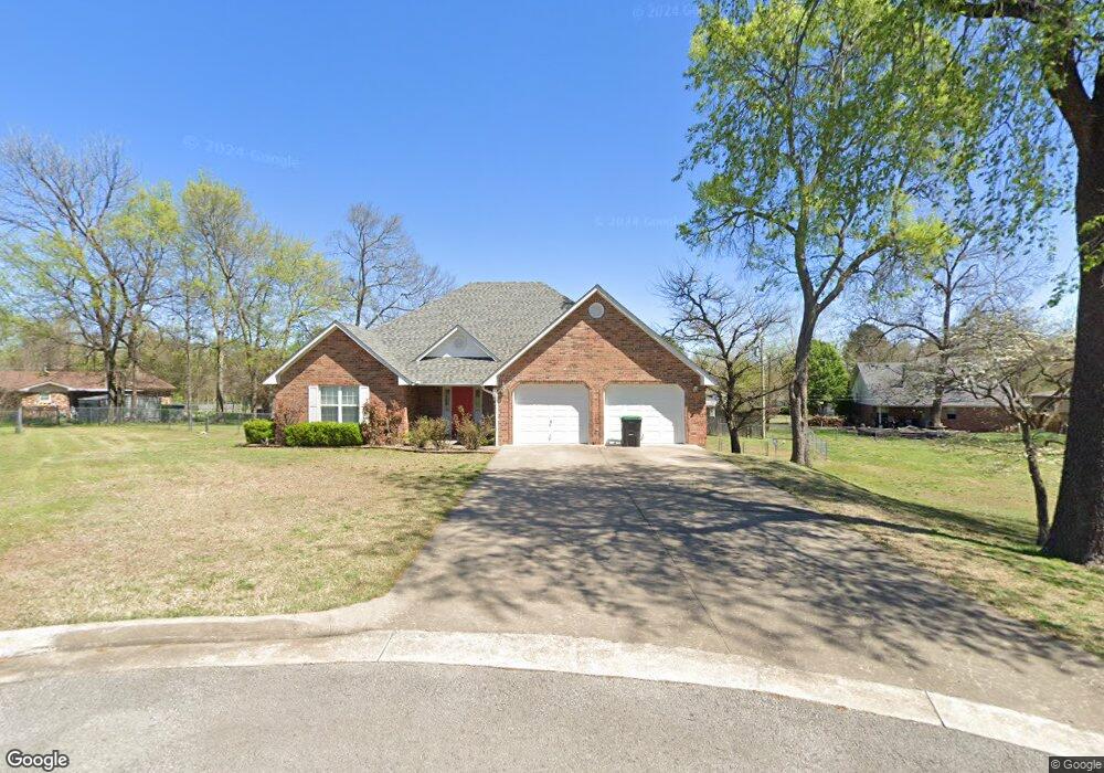 901 Shelley Cir, Tahlequah, OK 74464 - photo 1