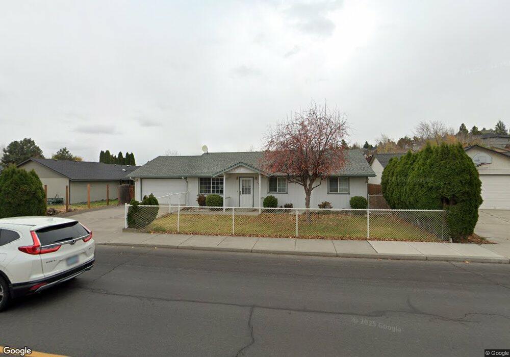 3326 SW Salmon Ave, Redmond, OR 97756 - photo 1