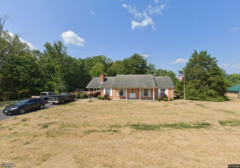 949 Green Acre Dr, Strasburg, VA 22657 - photo 1