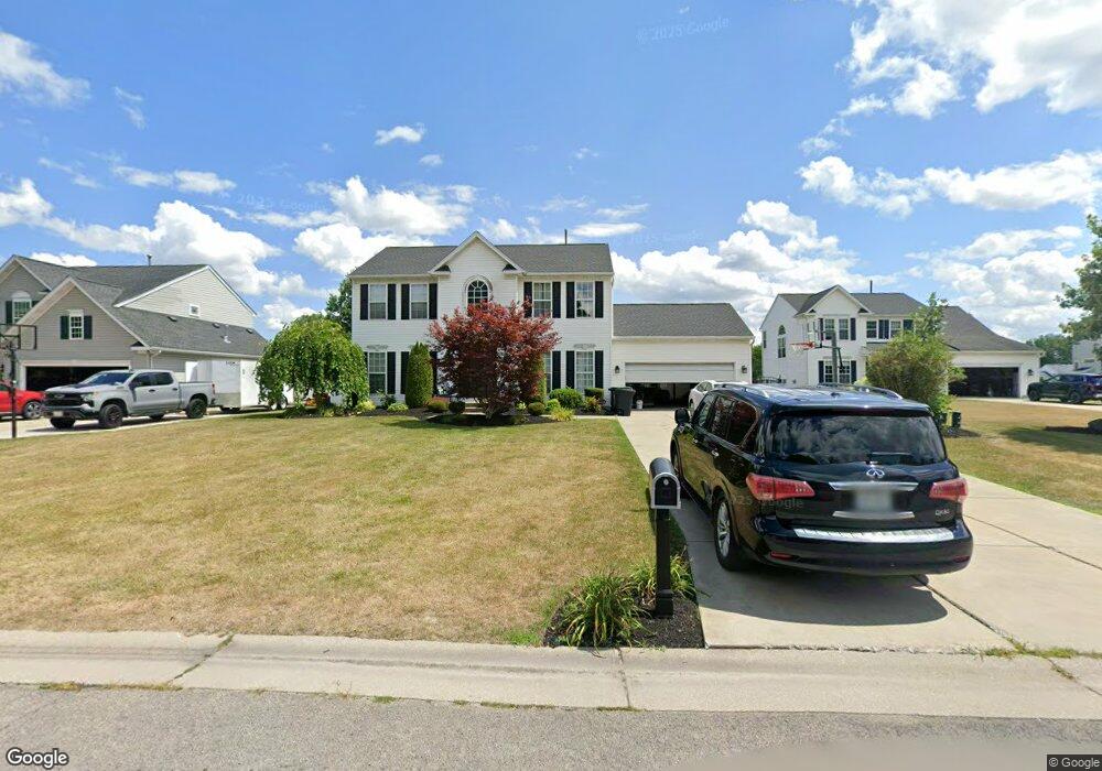 7281 Wilrose Ct, North Tonawanda, NY 14120 - photo 1