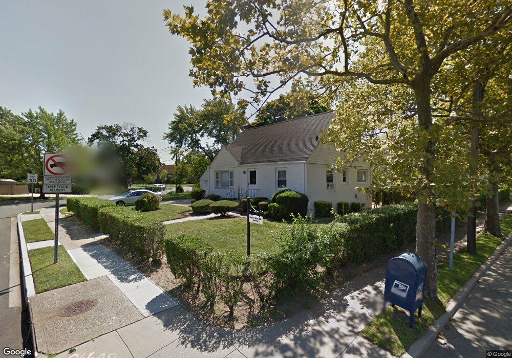 441 Franklin Ave, Franklin Square, NY 11010 - photo 1