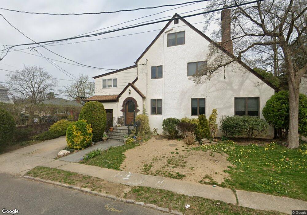 26 Buckingham Place, Manhasset, NY 11030 - photo 1