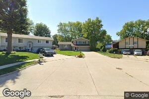 10637 Weir St, Omaha, NE 68127