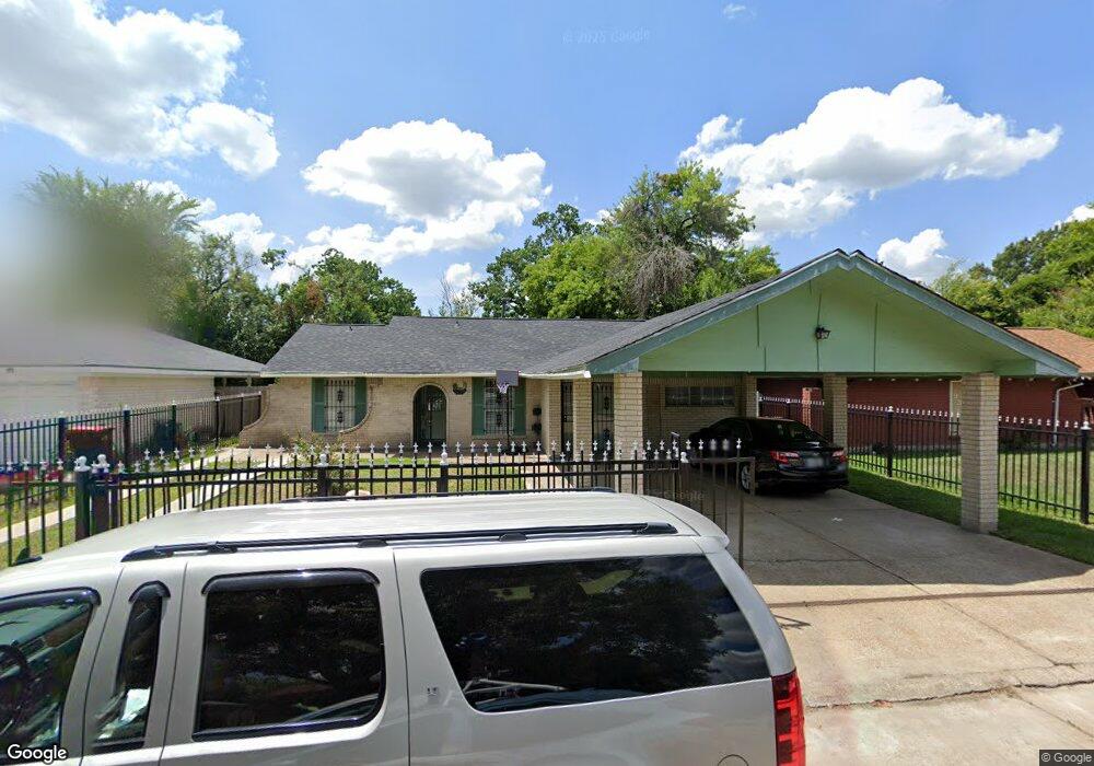 927 Pilot Point Dr, Houston, TX 77038 - photo 1