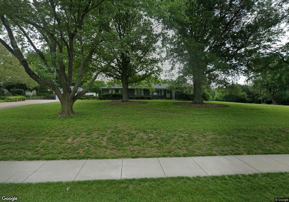 5720 SW Wanamaker Rd, Topeka, KS 66610 - photo 1