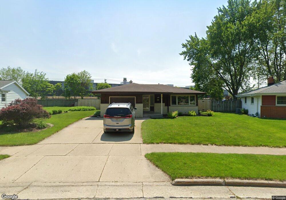 1829 Dewitt Ct, Waukesha, WI 53186 - photo 1