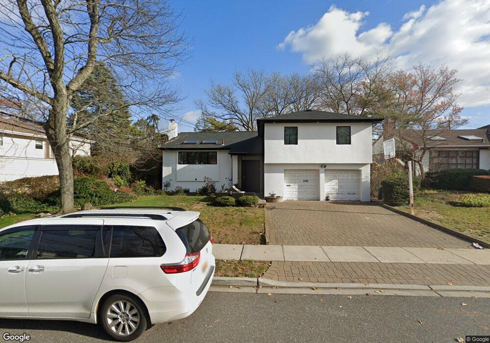 830 Plainfield Ln, Valley Stream, NY 11581 - photo 1