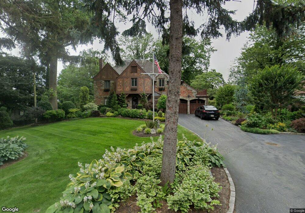 17 Albermarle Rd, Manhasset, NY 11030 - photo 1