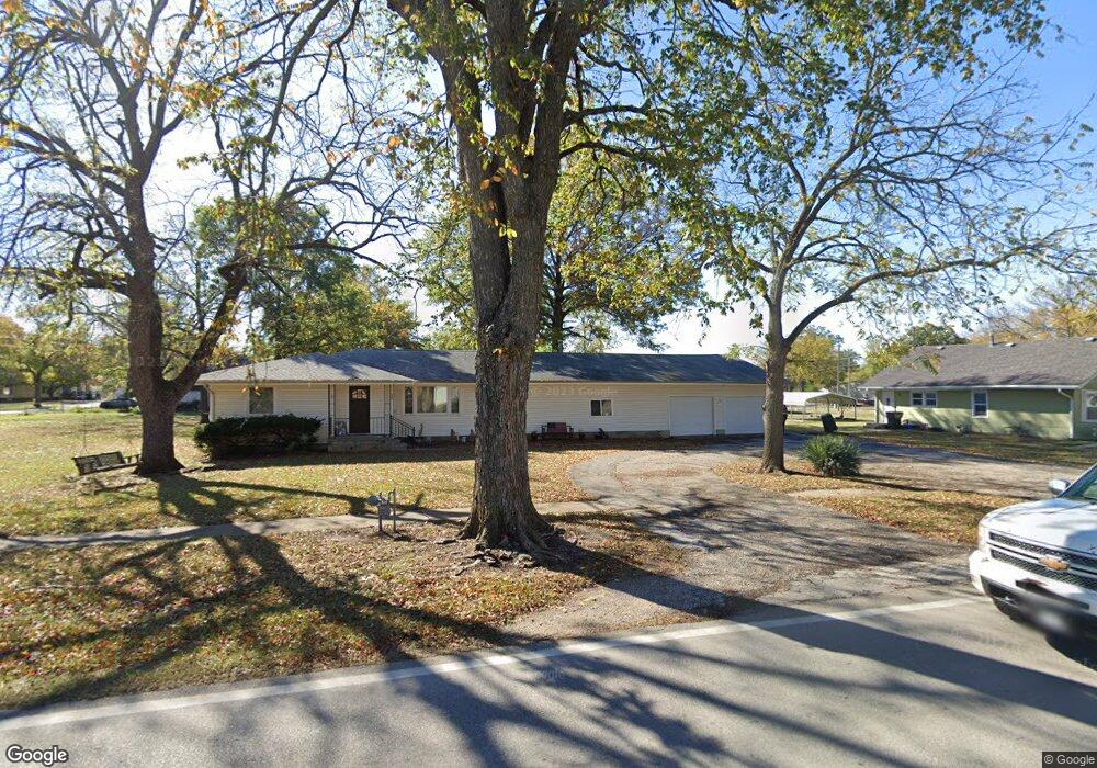 704 E 4th St, Altamont, KS 67330 - photo 1