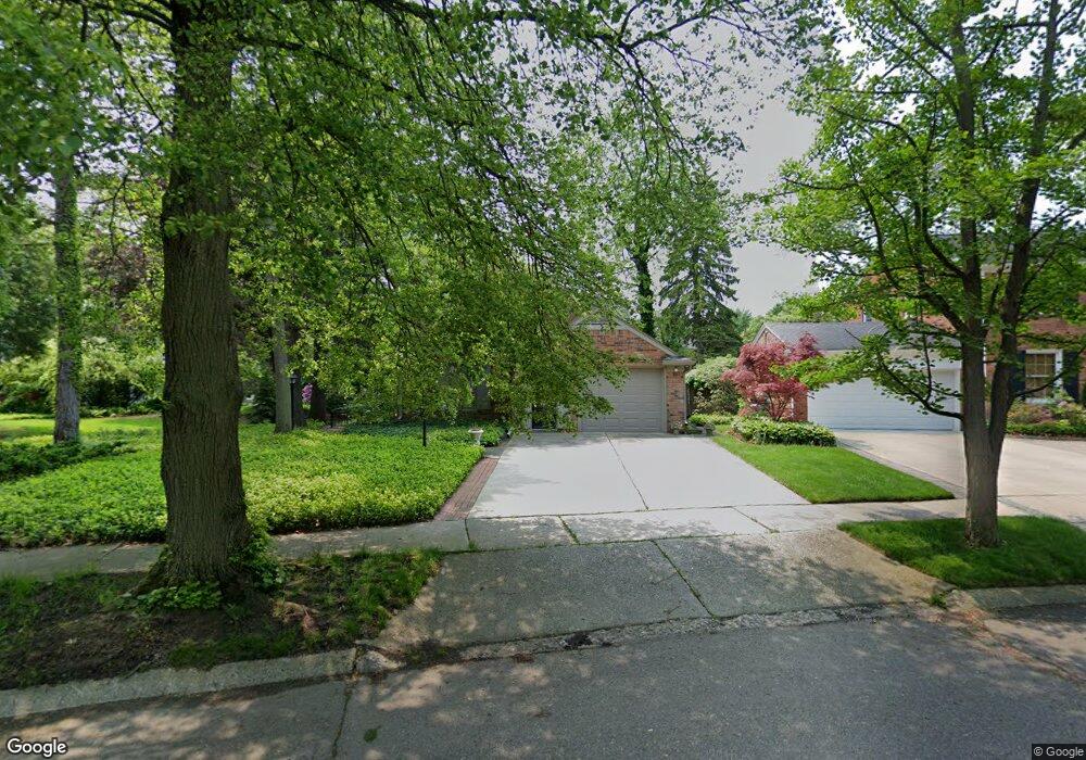 171 Hillcrest Ln, Grosse Pointe Farms, MI 48236 - photo 1