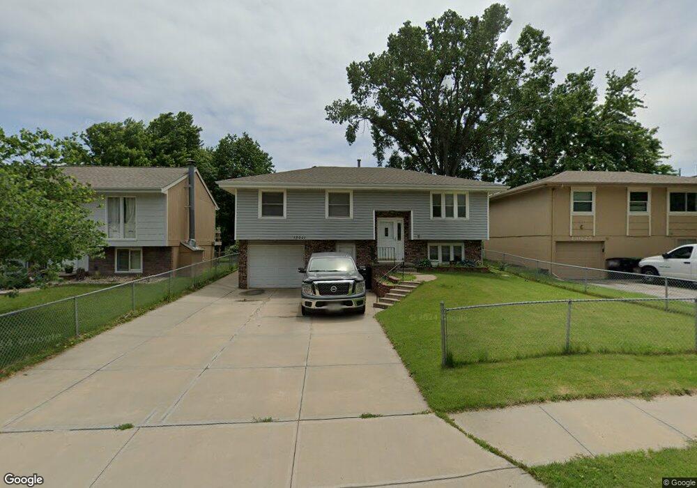 13021 Meredith Ave, Omaha, NE 68164 - photo 1