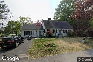 5 Maple Ave, Freeport, ME 04032