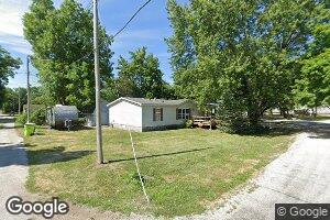 129 W South St, Moweaqua, IL 62550