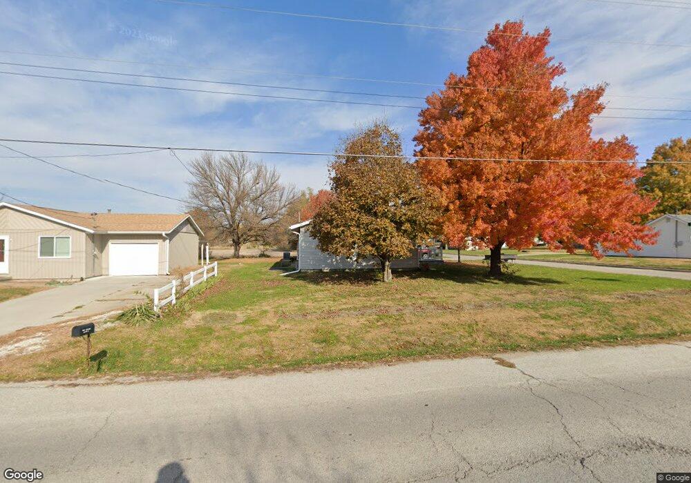 908 Manti St, Shenandoah, IA 51601 - photo 1