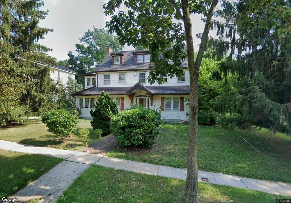 14 Melrose Ln, Little Neck, NY 11363 - photo 1