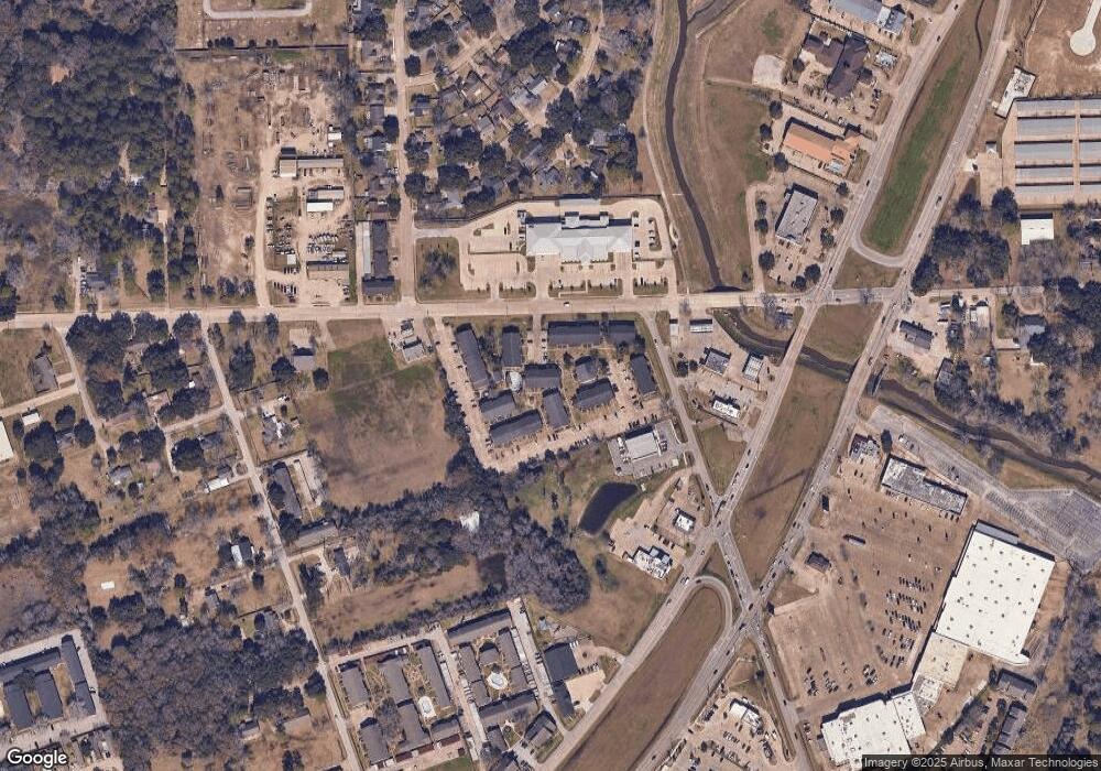 Newport Oaks, Alvin, TX 77511 - photo 1