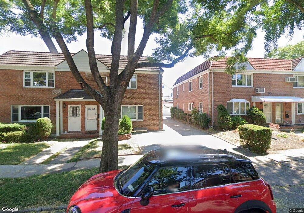 7615 170th St, Fresh Meadows, NY 11366 - photo 1