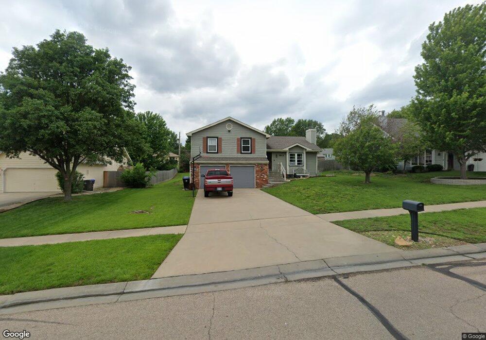 2843 SW Cannock Chase Rd, Topeka, KS 66614 - photo 1