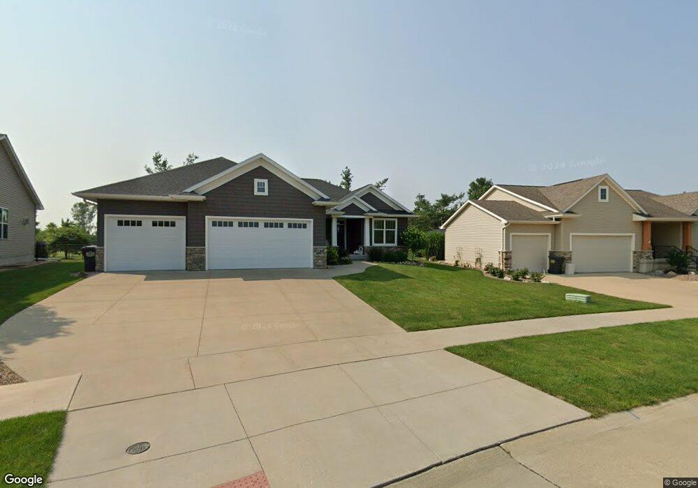 3513 Canterbury Ln, Cedar Rapids, IA 52411 - photo 1