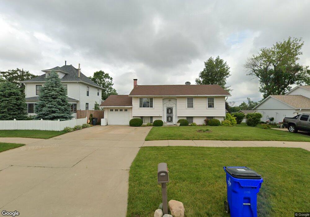 2822 33rd Ave SW, Cedar Rapids, IA 52404 - photo 1