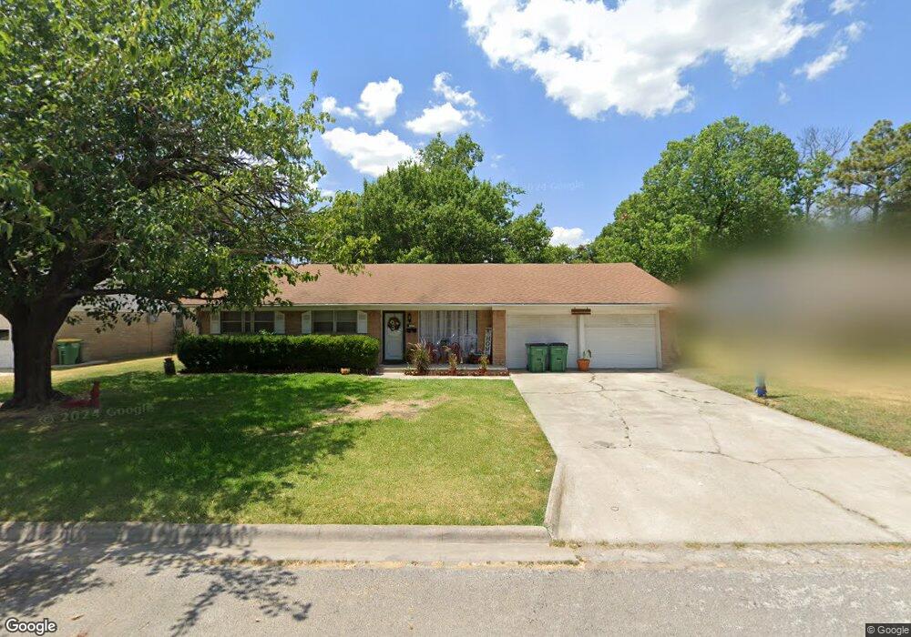 1211 Hillside Dr, Gainesville, TX 76240 - photo 1