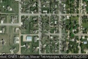 637 S 10th St, Bird Island, MN 55310