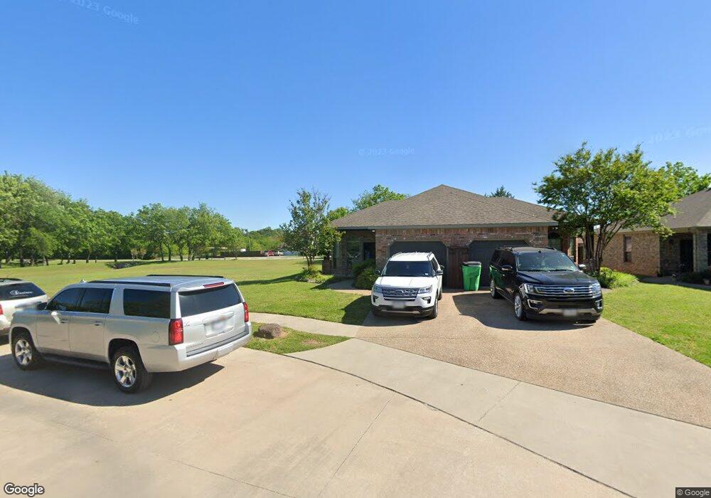 1622 Diamond Cir, Gainesville, TX 76240 - photo 1