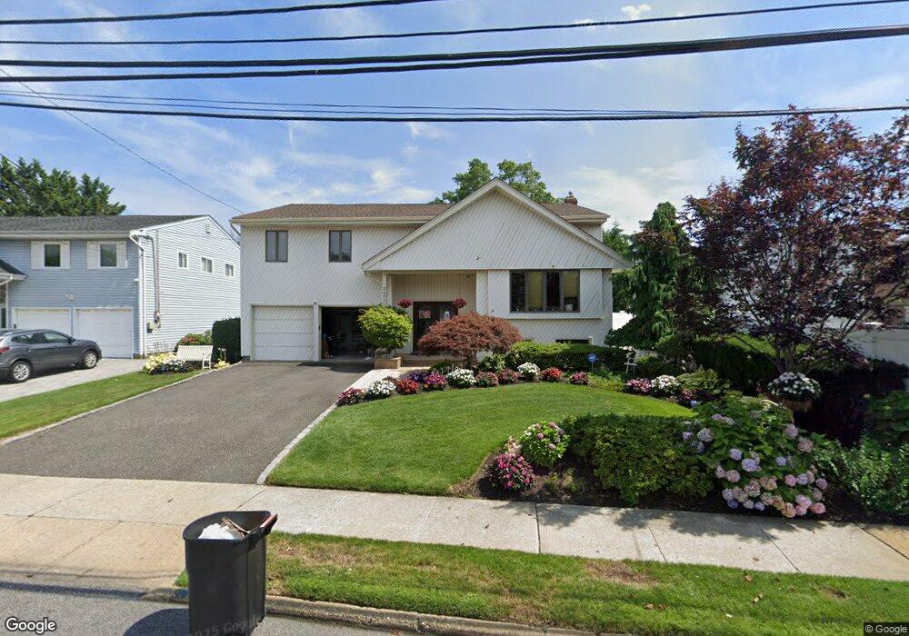 3051 Cheryl Rd, Merrick, NY 11566 - photo 1