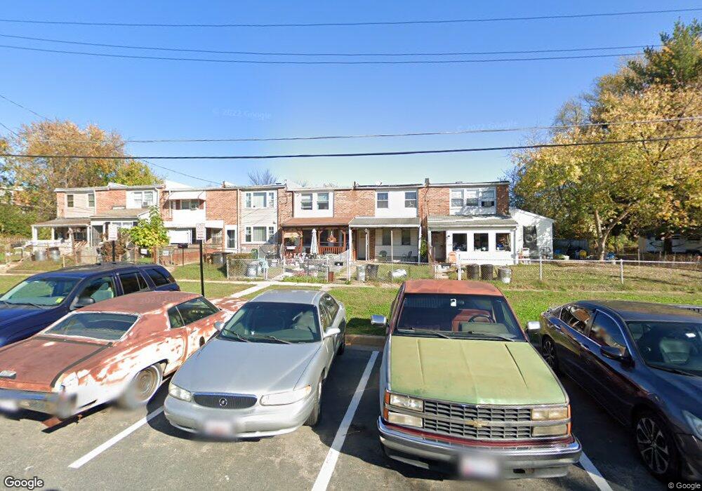 916 Catawba Ct, Halethorpe, MD 21227 - photo 1