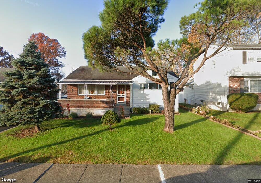 325 Kossuth Ave, Folsom, PA 19033 - photo 1