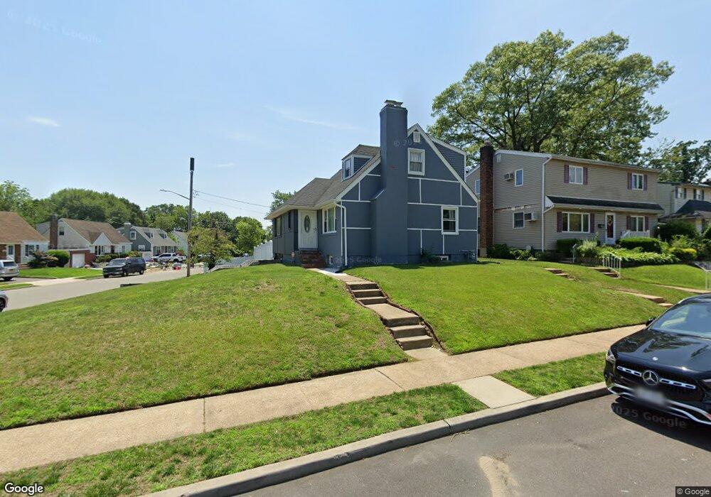 1092 Alhambra Rd, North Baldwin, NY 11510 - photo 1