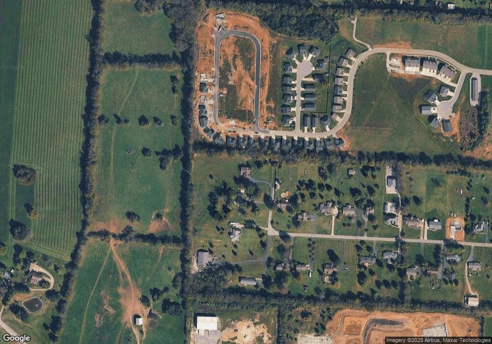 304 Shannon Oaks Dr, Harrodsburg, KY 40330 - photo 1