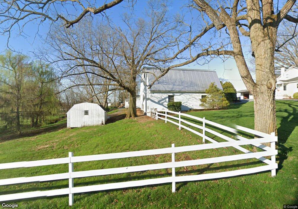 215 Sensenig Rd, Ephrata, PA 17522 - photo 1