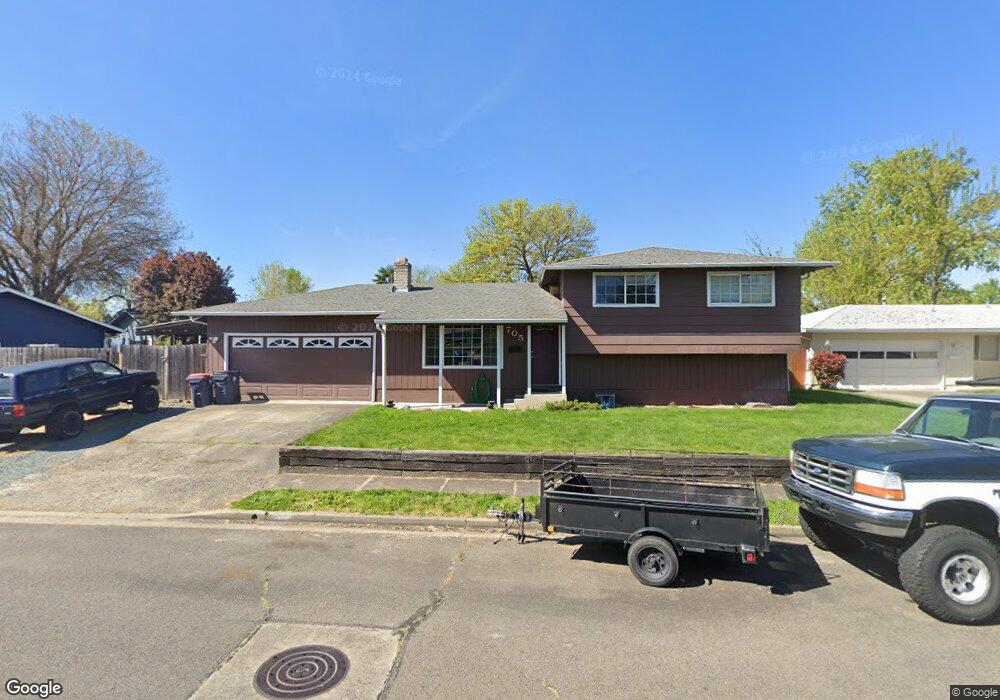 705 N 5th St, Central Point, OR 97502 - photo 1