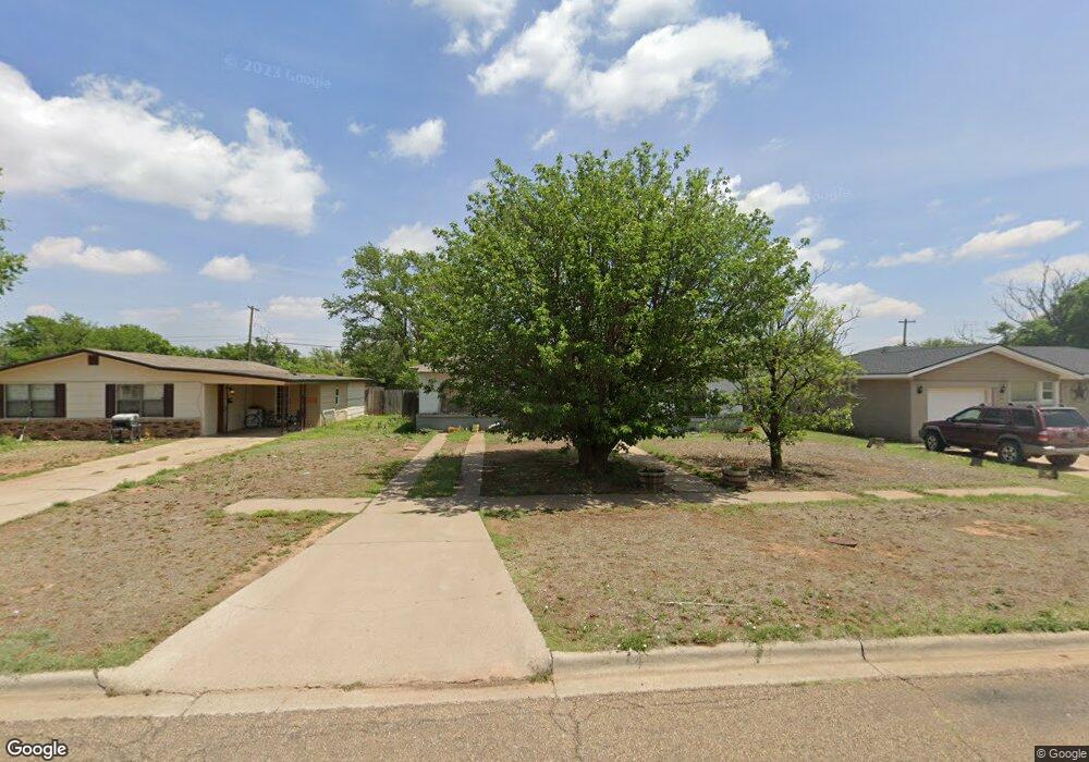 1318 Dallas St, Plainview, TX 79072 - photo 1