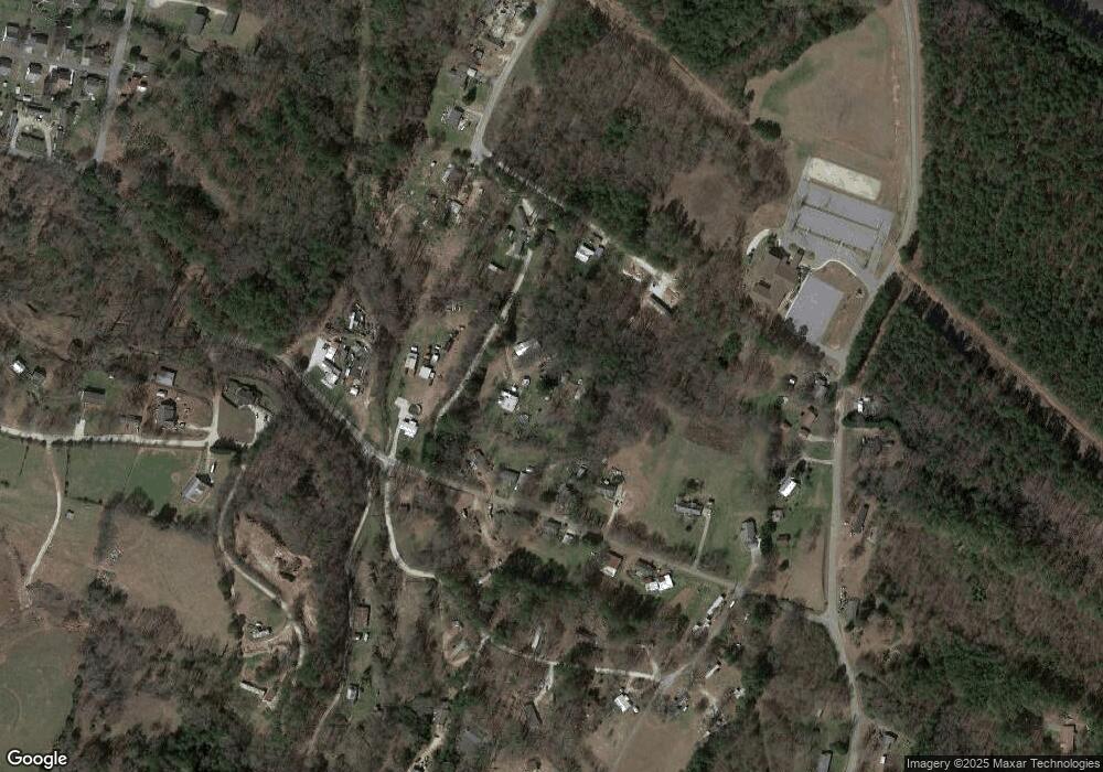 425 Kenneth St, Walhalla, SC 29691 - photo 1