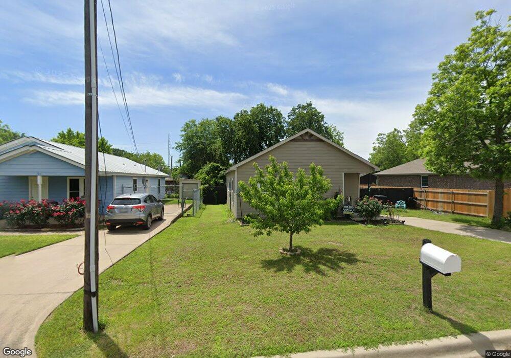 124 Peacock St, Cleburne, TX 76031 - photo 1